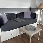 Huus Moevchen * بوركم