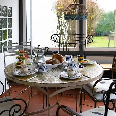 Huus Moevchen Apartment *