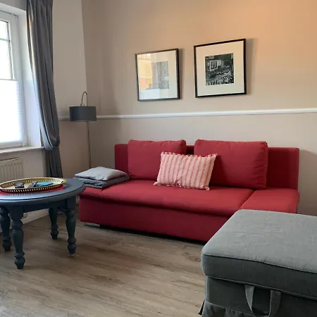 Huus Moevchen Apartment *