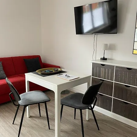 Huus Moevchen Apartment *